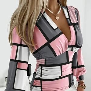 Unk Geometric Pink and Gray Blouse